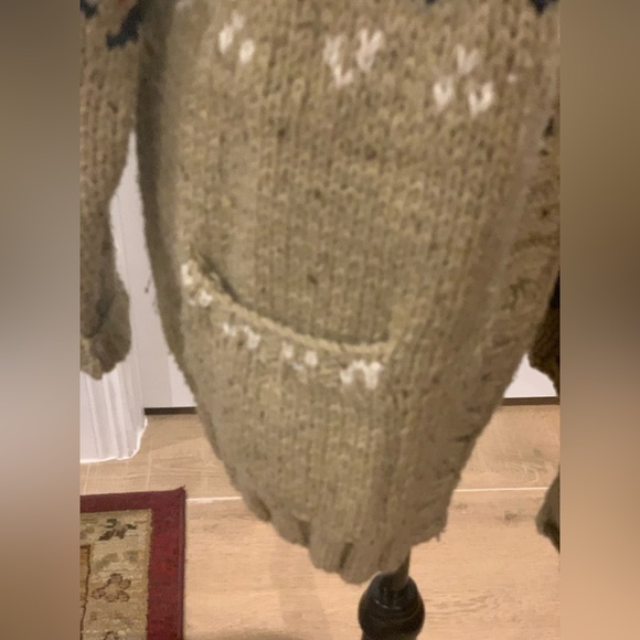 Liz wear, size large, very warm sweater jacket - Picture 2 of 4